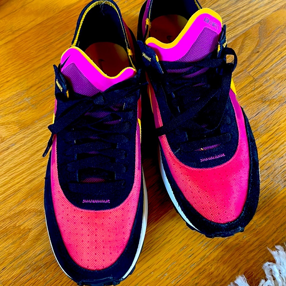 Nike Waffle One Magenta